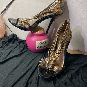 Ladies shoes size 8